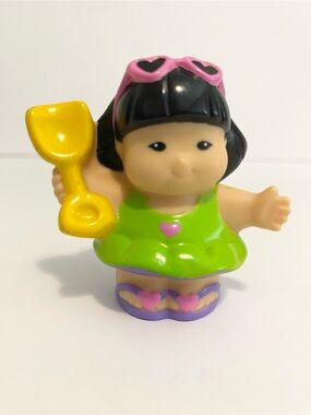 Little People Girl Sonya Lee Beach holding Shovel Figure Fisher Price 4/$20 🛑